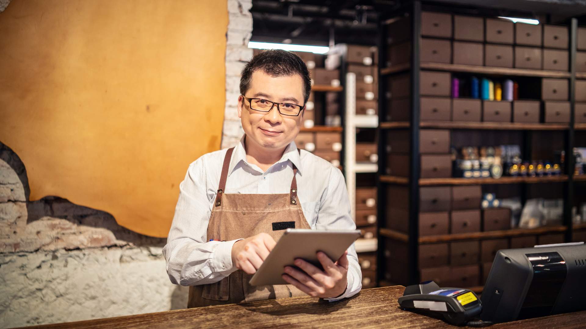 Data Goldmine_ What Retailers Learn from Smart Mirror Interactions